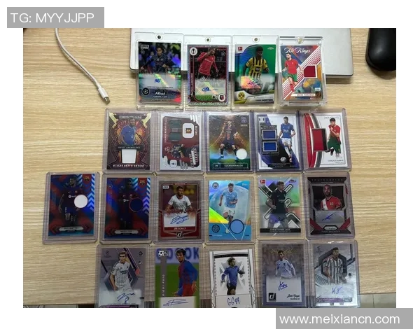 足球小猪球星卡收藏热潮掀起年轻球迷交流与竞技新风尚